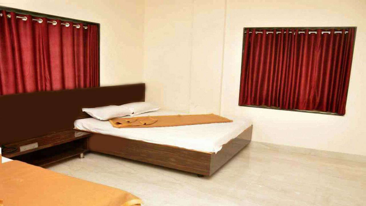 Sai Rajaram Palace Shirdi Extérieur photo