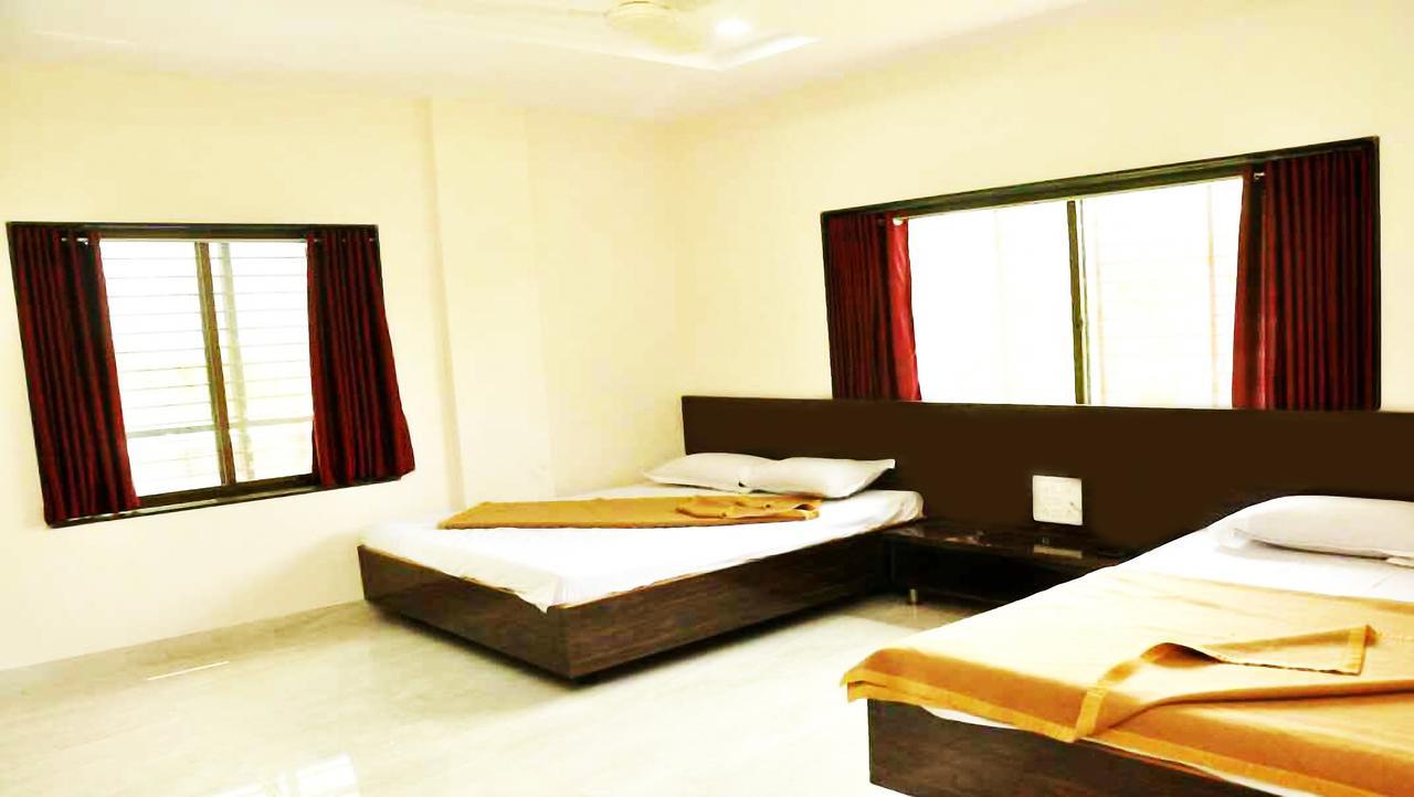 Sai Rajaram Palace Shirdi Extérieur photo