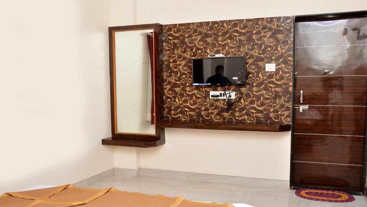 Sai Rajaram Palace Shirdi Extérieur photo